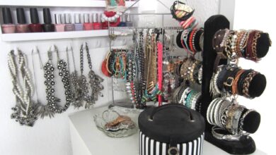 Noch keine Geschenkidee? Dann probiere es mit Schmuck. 8 Noch keine Geschenkidee? Dann probiere es mit Schmuck. 8