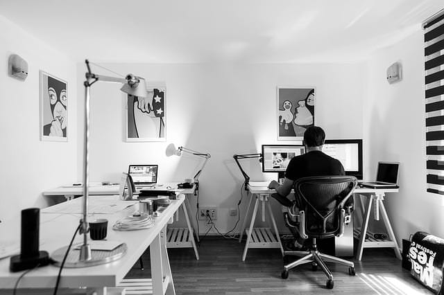 Das Homeoffice ohne Rückenschmerzen überstehen 1