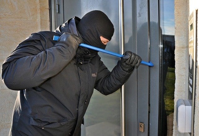 Ein Frühwarnsystem schreckt Einbrecher ab 1