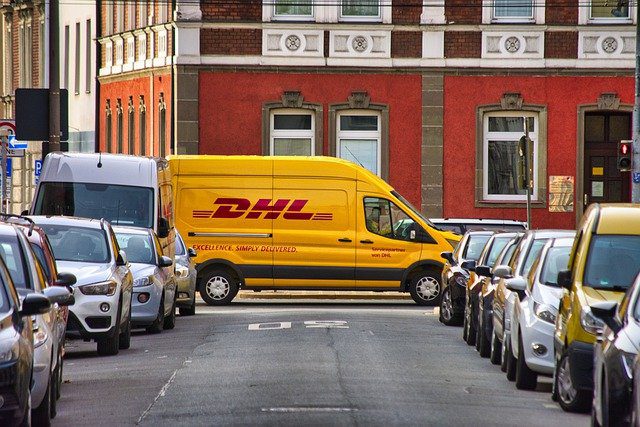Geld verdienen und Geld sparen mit DHL 1