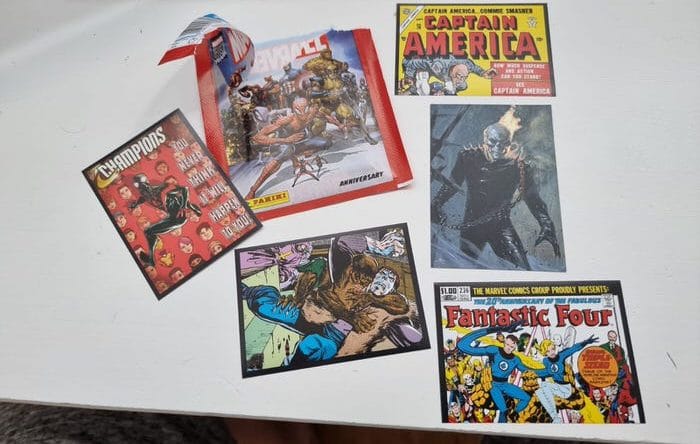 Sticker und Trading Cards | Marvel feiert 80. Geburtstag 3 Panini-Stickertüte Marvel Inhalt