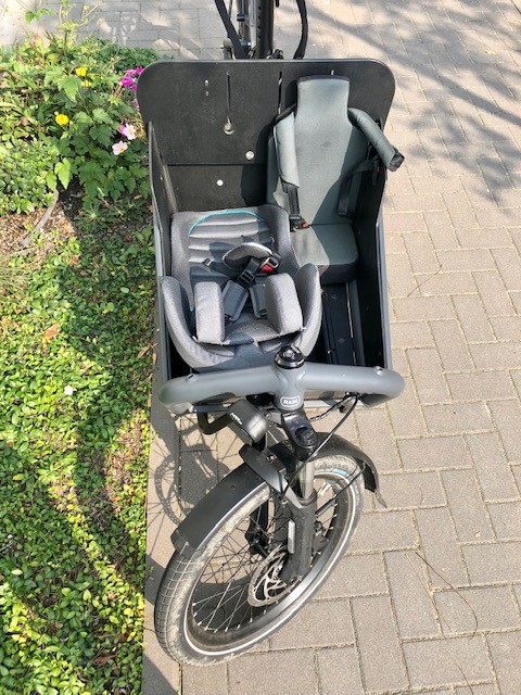 Qeridoo Babyschale im Lastenfahrrad oder Fahrradanhänger 3 Qeridoo Babyschale im Lastenfahrrad oder Fahrradanhänger 3