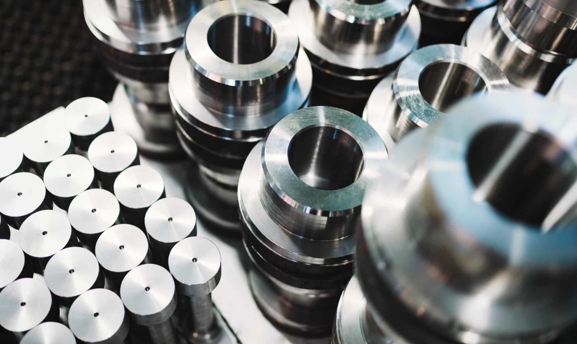 Die Kunst des Tiefziehens 2 Verschiedene Metalle